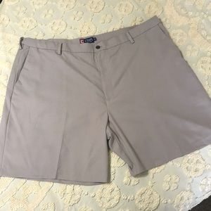 Mens size 50 Chaps golf shorts